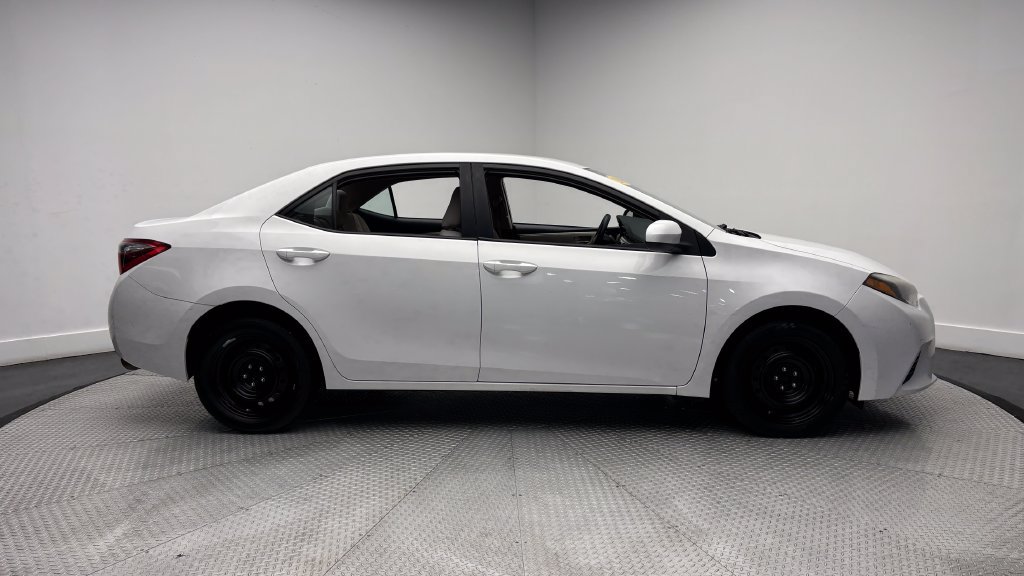 Used 2014 Toyota Corolla LE FWD image 32