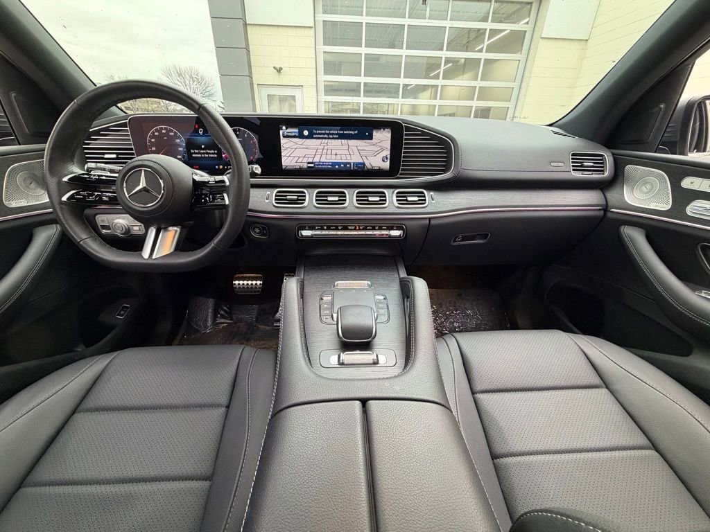 Used 2025 Mercedes-Benz GLS 450 4MATIC image 17