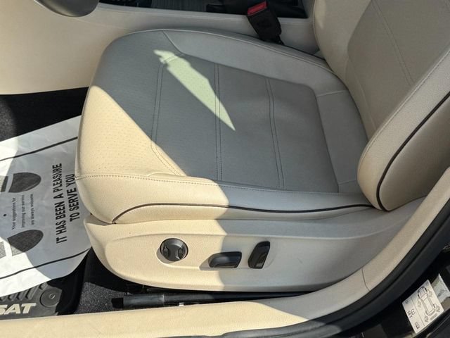 Used 2018 Volkswagen Passat 2.0T SE FWD image 23