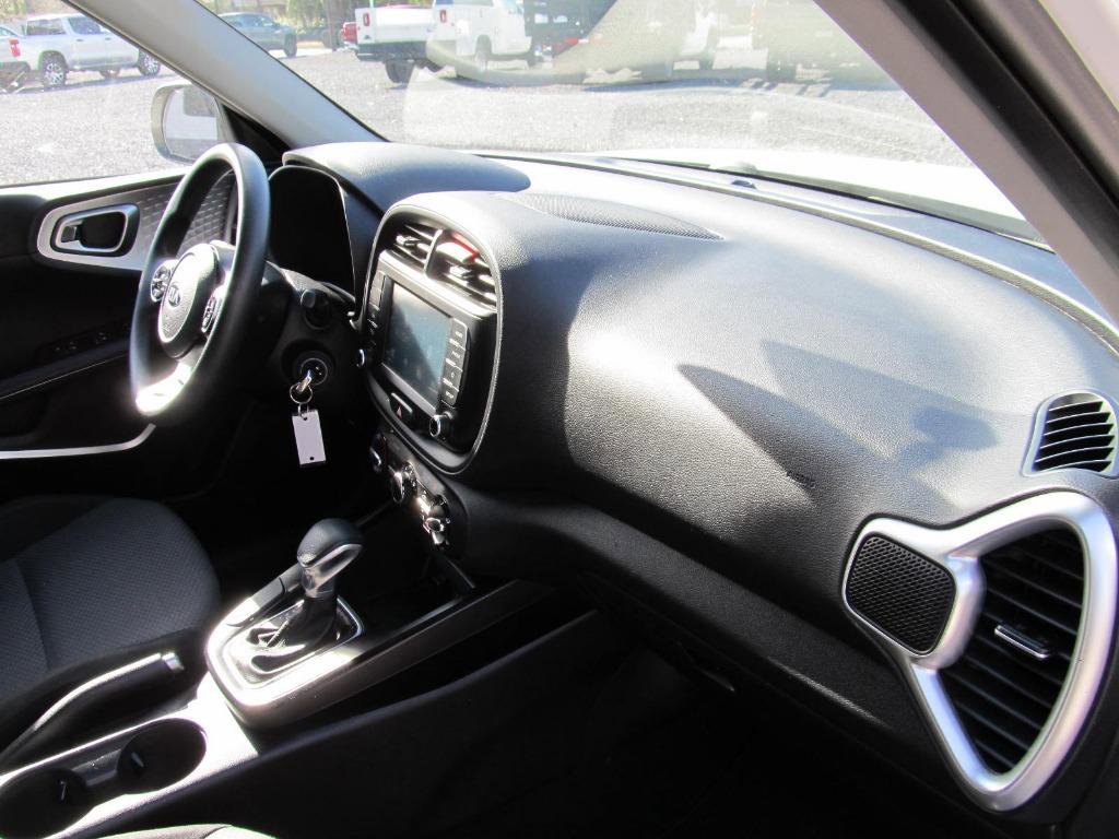 Used 2020 Kia Soul LX image 34