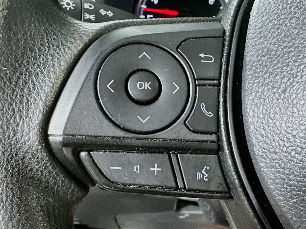 Used 2022 Toyota RAV4 XLE AWD/4WD image 24
