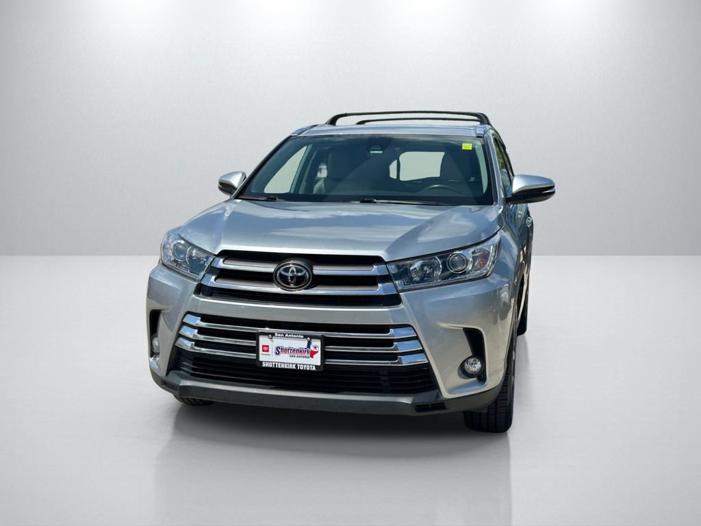 Used 2018 Toyota Highlander Limited FWD video 2