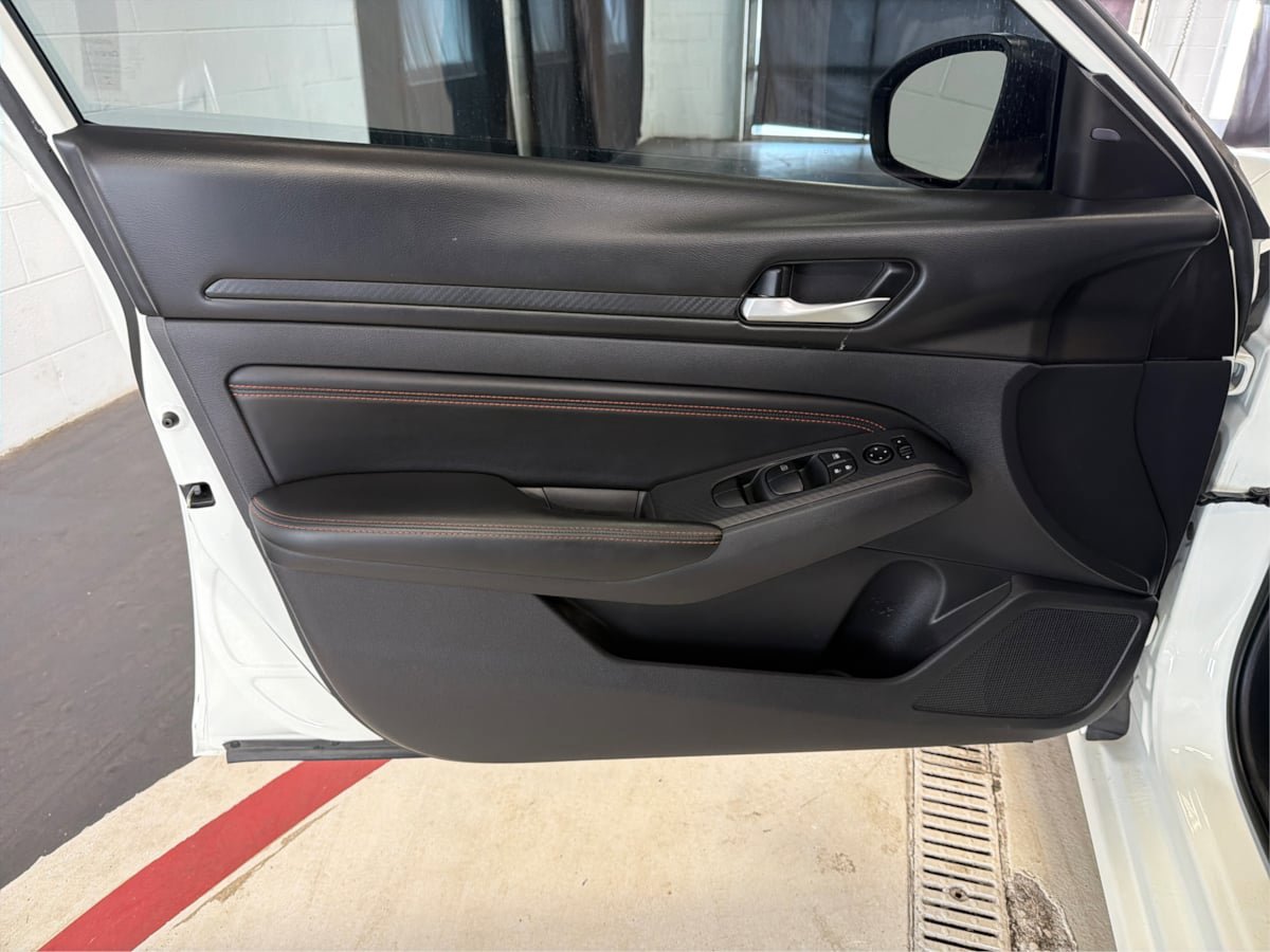Used 2019 Nissan Altima 2.5 SR FWD image 23