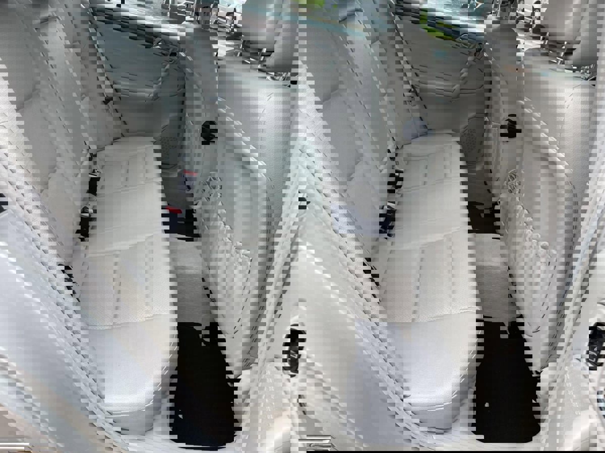 Used 2007 Mercedes-Benz C 230 Sedan image 17