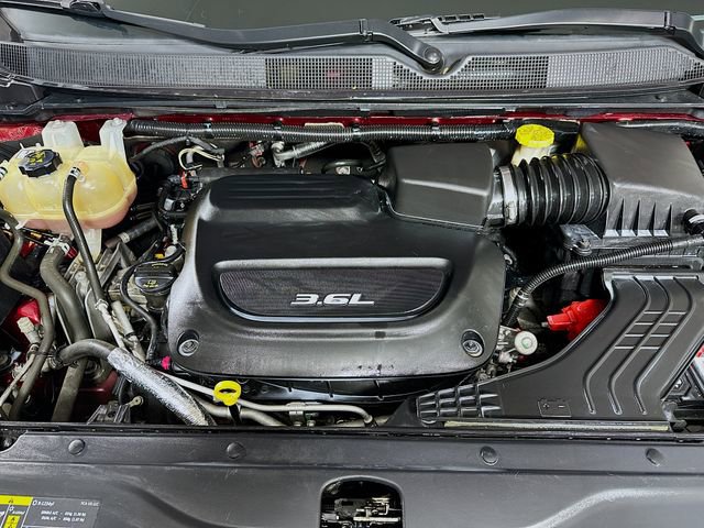 Used 2018 Chrysler Pacifica Limited w/ Tire & Wheel Group image 34