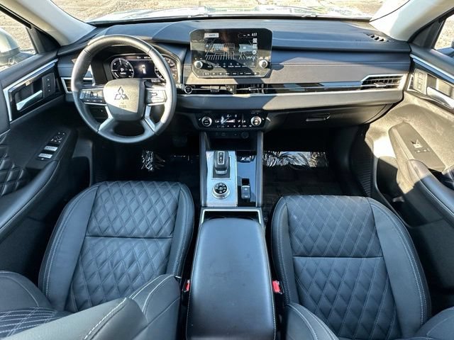 Used 2023 Mitsubishi Outlander SEL AWD/4WD image 32