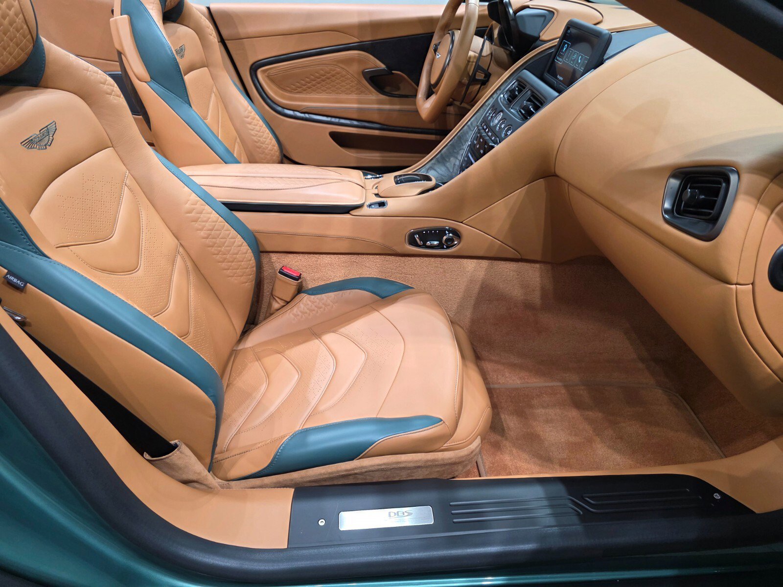 Used 2023 Aston Martin DBS Superleggera Volante image 23