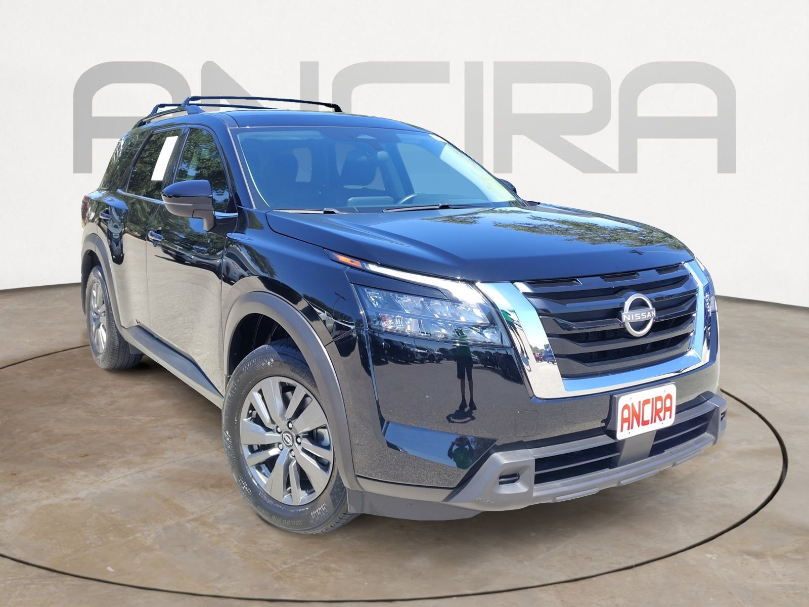 Used 2025 Nissan Pathfinder SV w/ Cargo Package FWD image 4