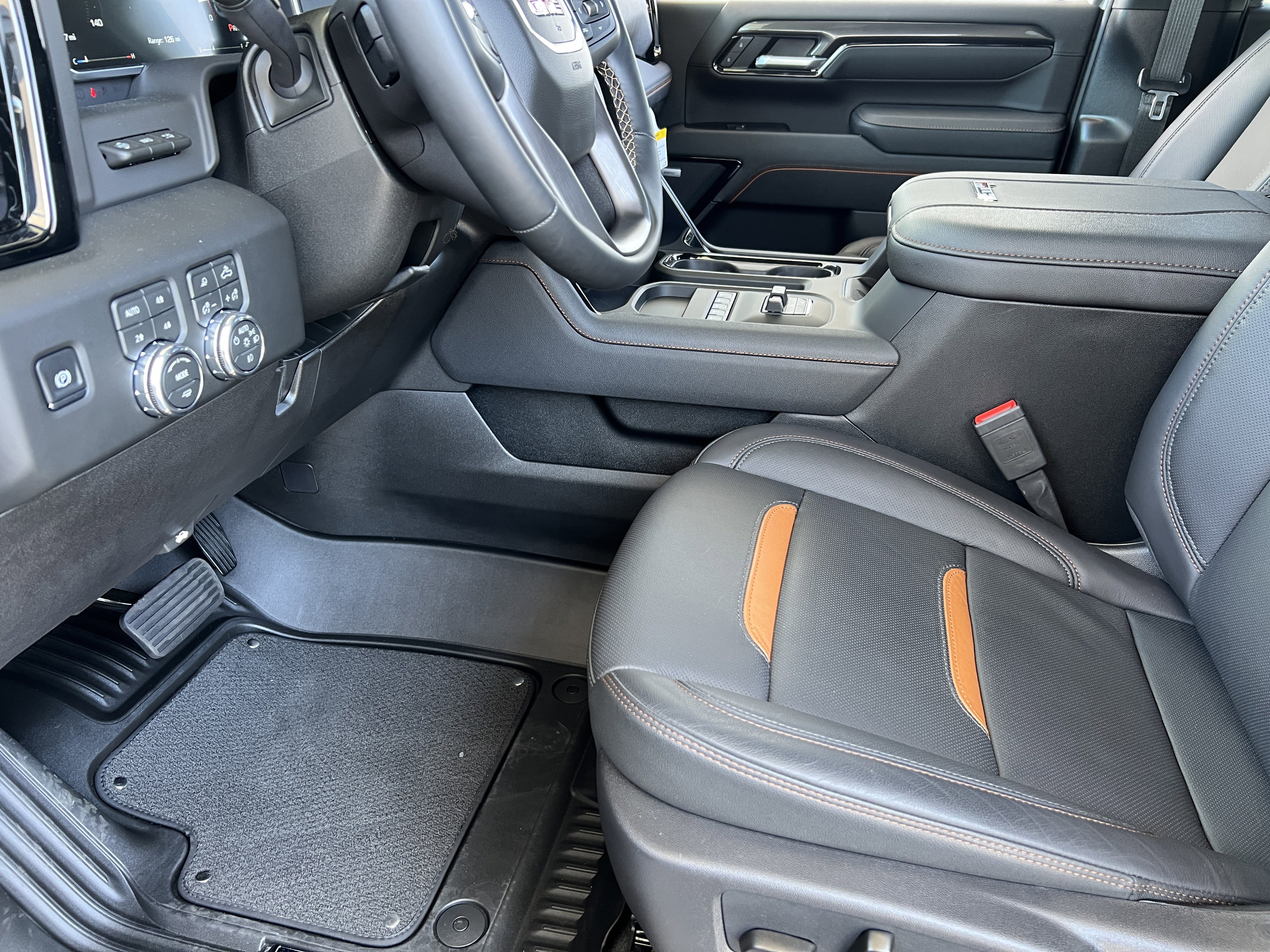 New 2026 GMC Sierra 2500 AT4 w/ AT4 Premium Plus Package AWD/4WD image 15