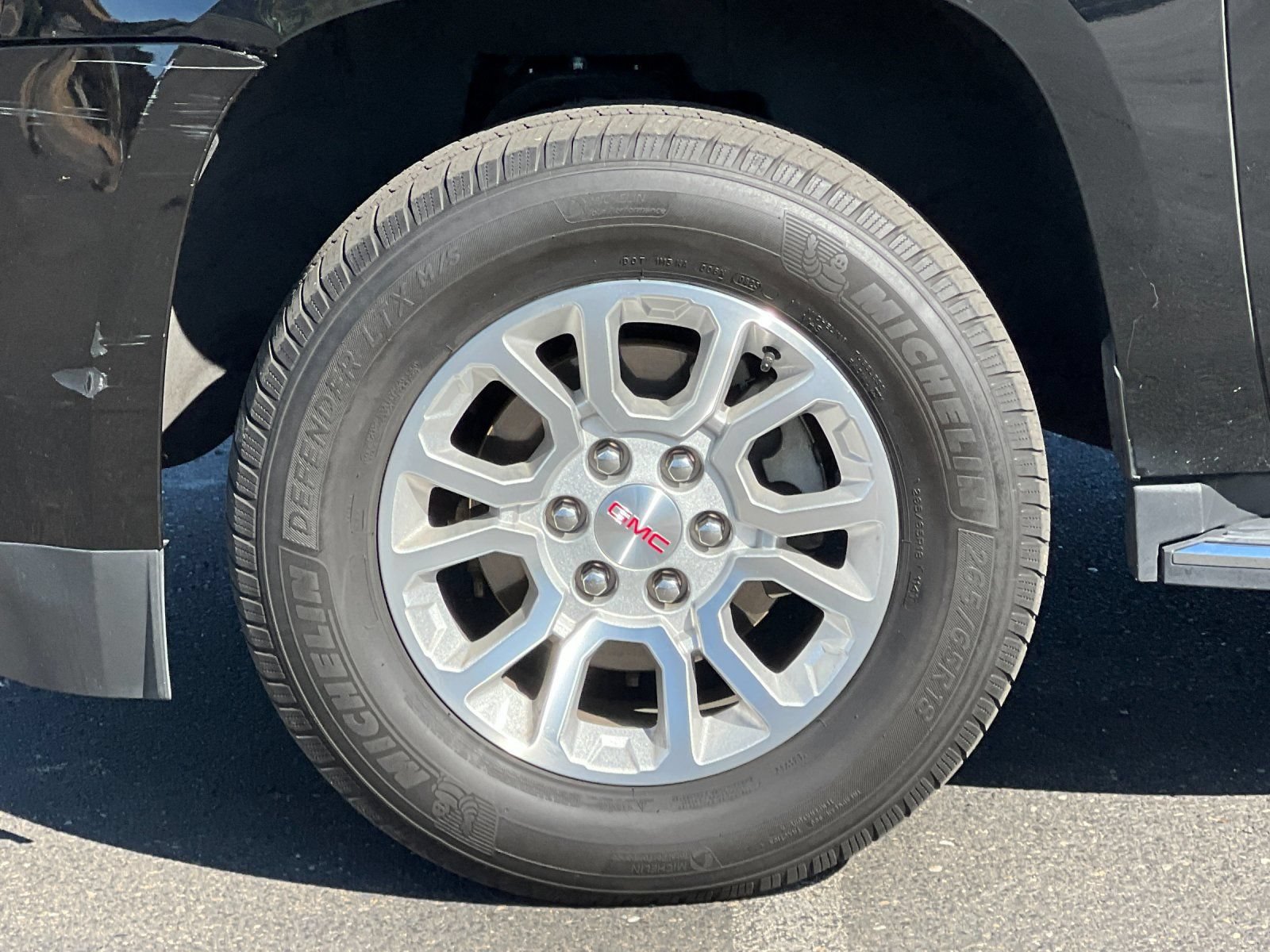 Used 2019 GMC Yukon SLT w/ Open Road Package AWD/4WD image 27