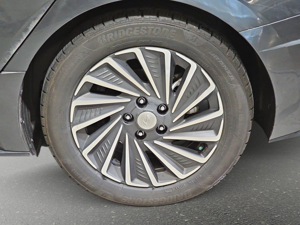 Used 2023 Hyundai Sonata Limited FWD image 34