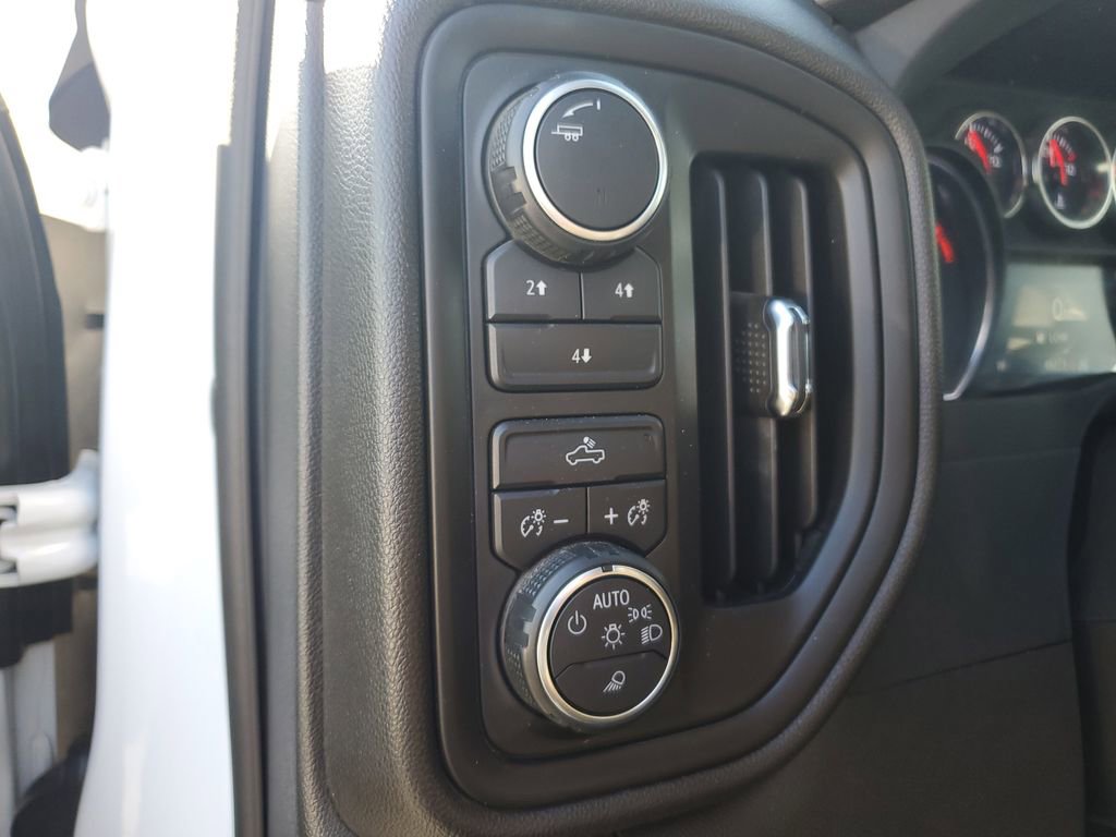 Used 2023 Chevrolet Silverado 2500 Custom w/ Custom Value Package image 22