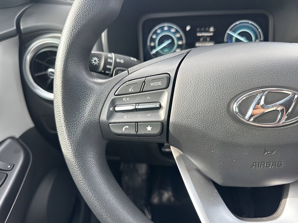 Used 2023 Hyundai Kona SE image 14