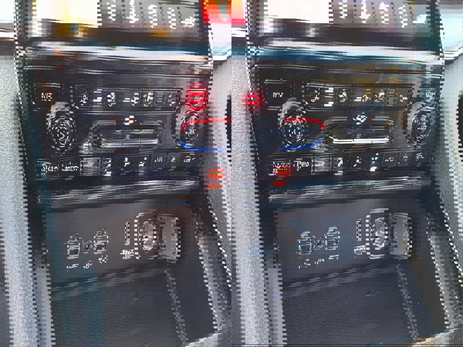 Used 2023 Jeep Grand Cherokee L Overland w/ Advanced Protech Group III image 20