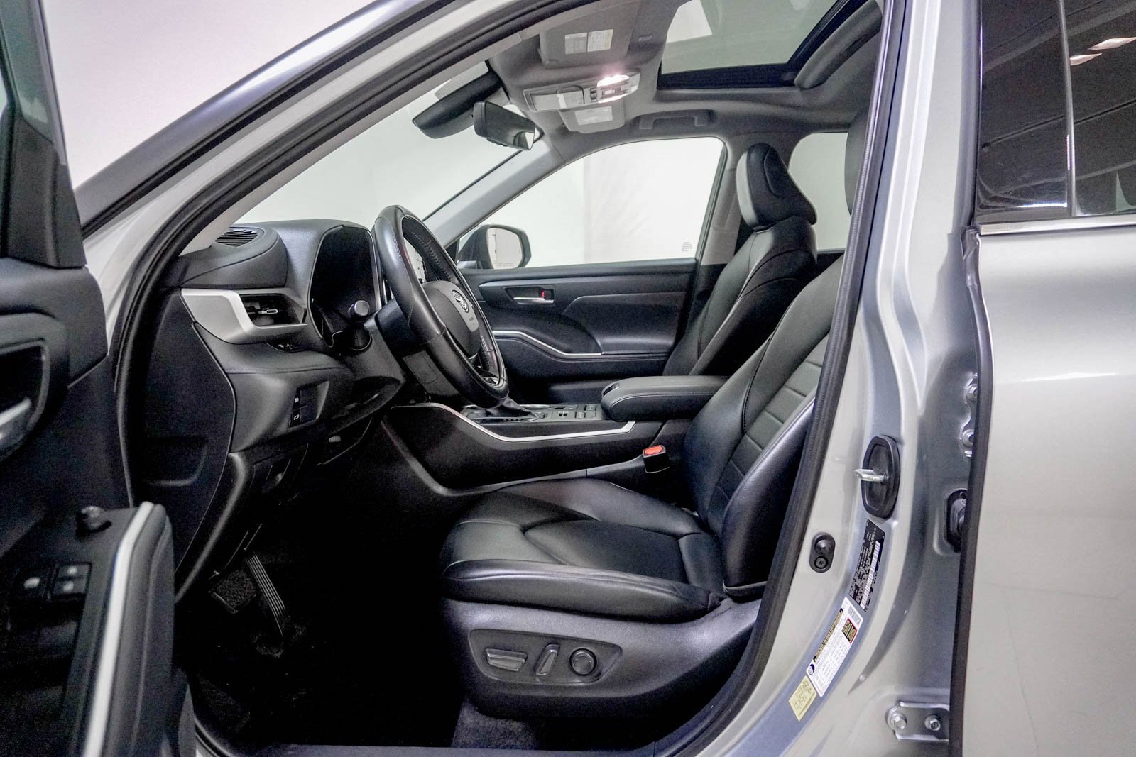 Used 2021 Toyota Highlander XLE image 20