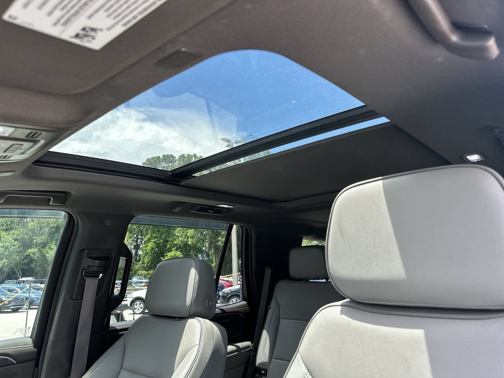 Certified 2022 GMC Yukon SLT w/ SLT Premium Package AWD/4WD image 19