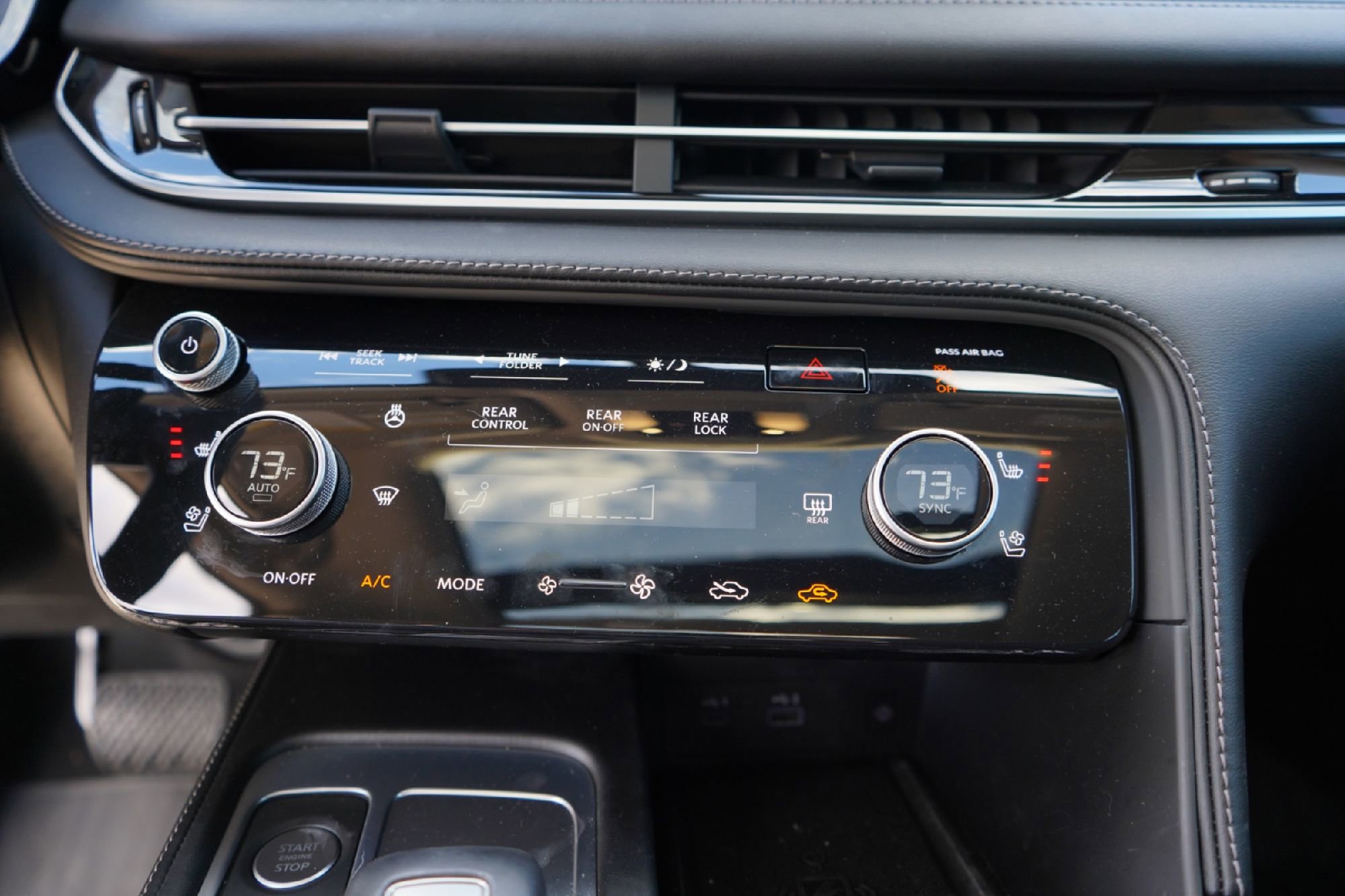 Certified 2025 INFINITI QX60 Luxe w/ Cargo Package image 16