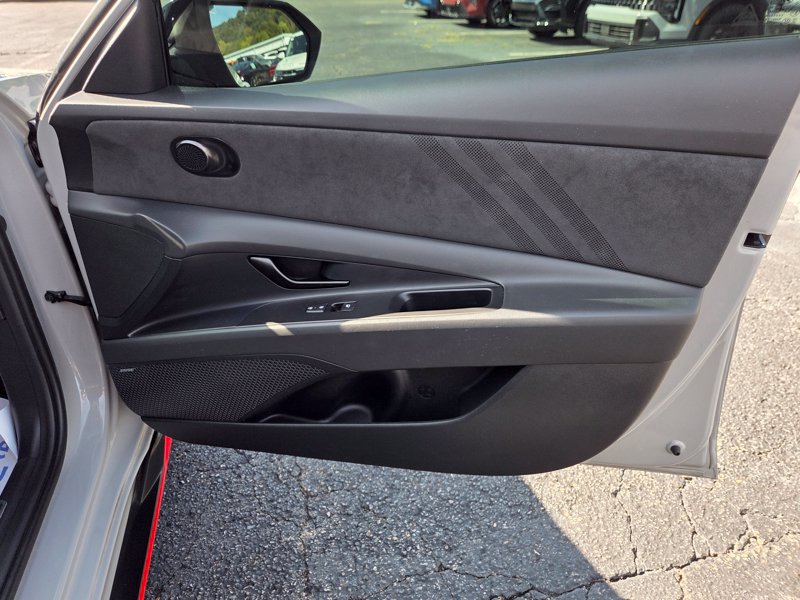 Used 2025 Hyundai Elantra N FWD image 11