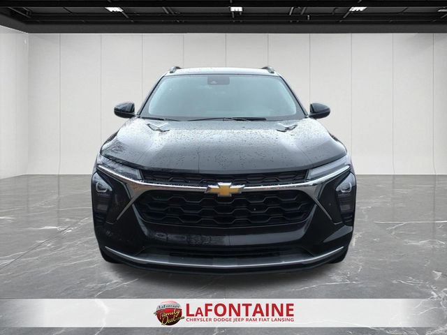 Used 2025 Chevrolet Trax LT image 3