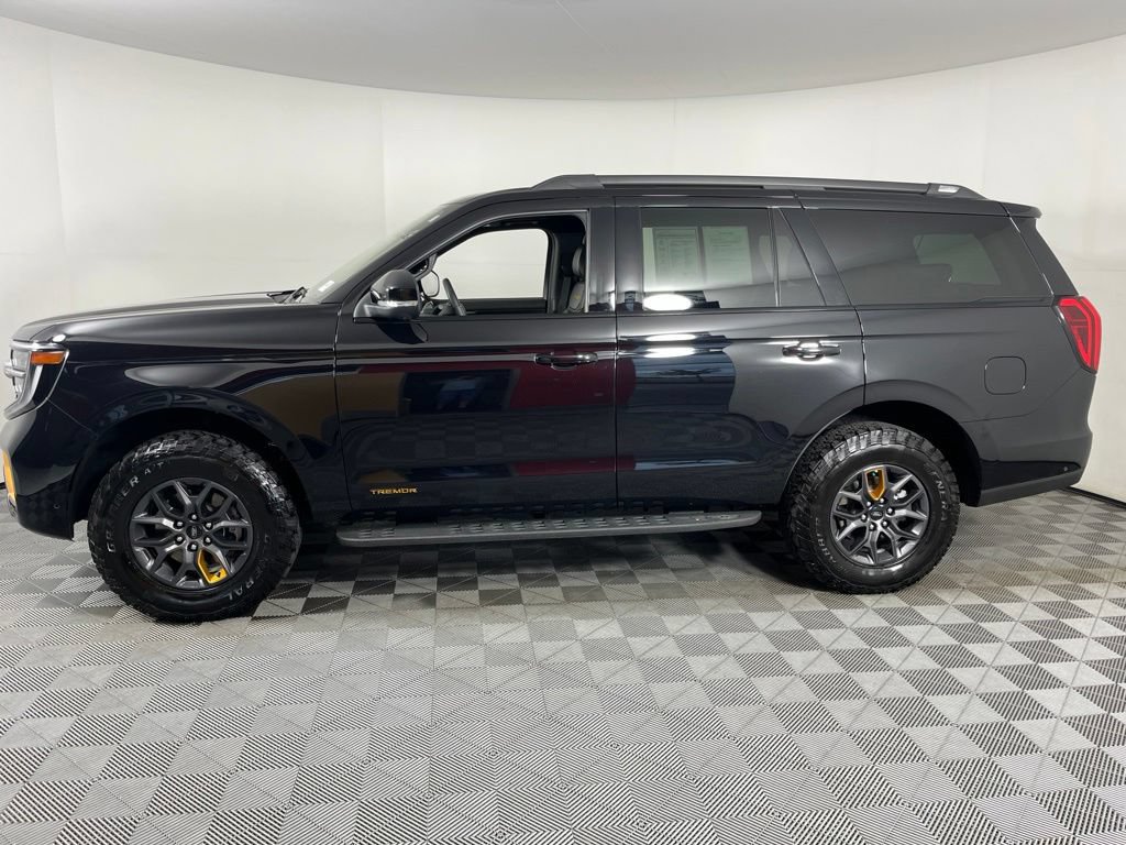 Used 2025 Ford Expedition Tremor AWD/4WD image 18