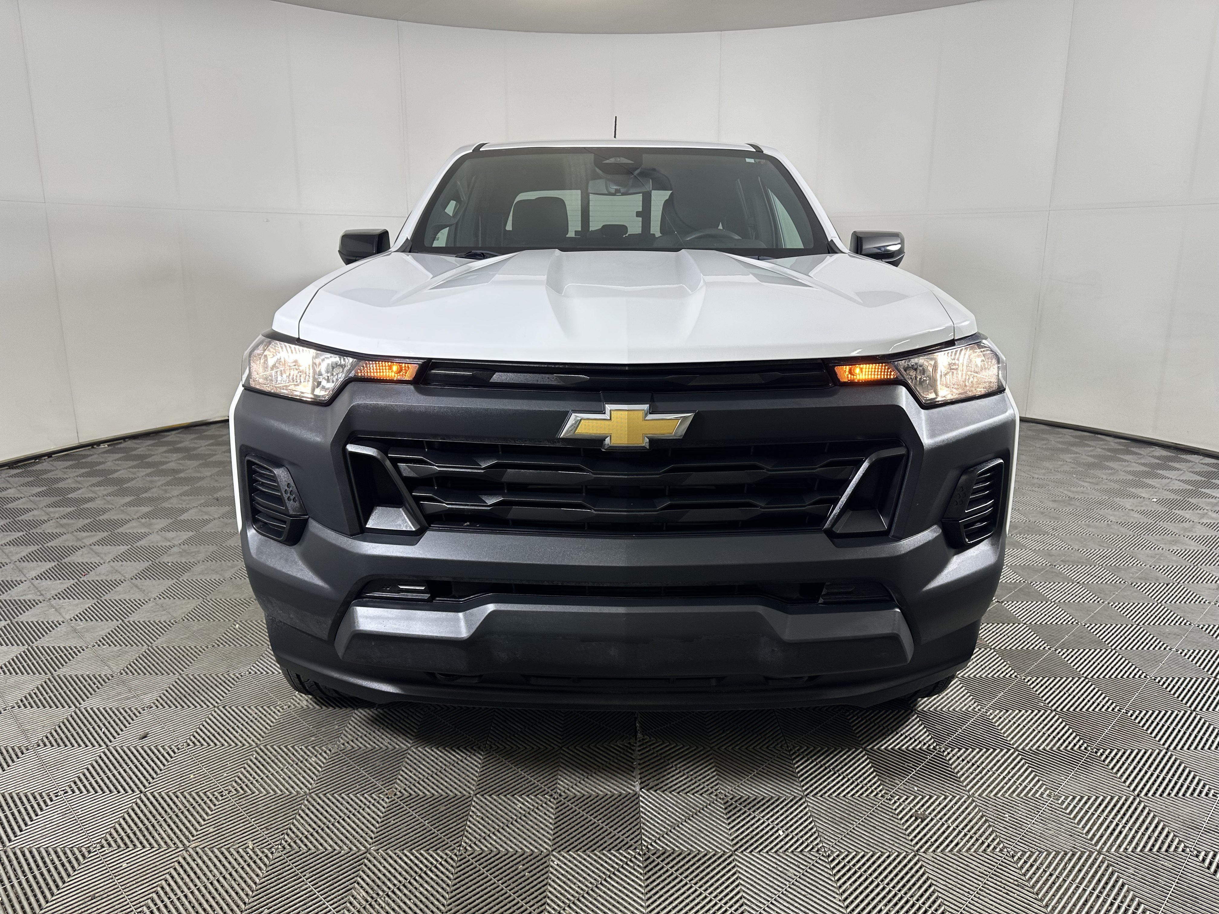 Used 2023 Chevrolet Colorado W/T w/ Safety Package AWD/4WD image 5