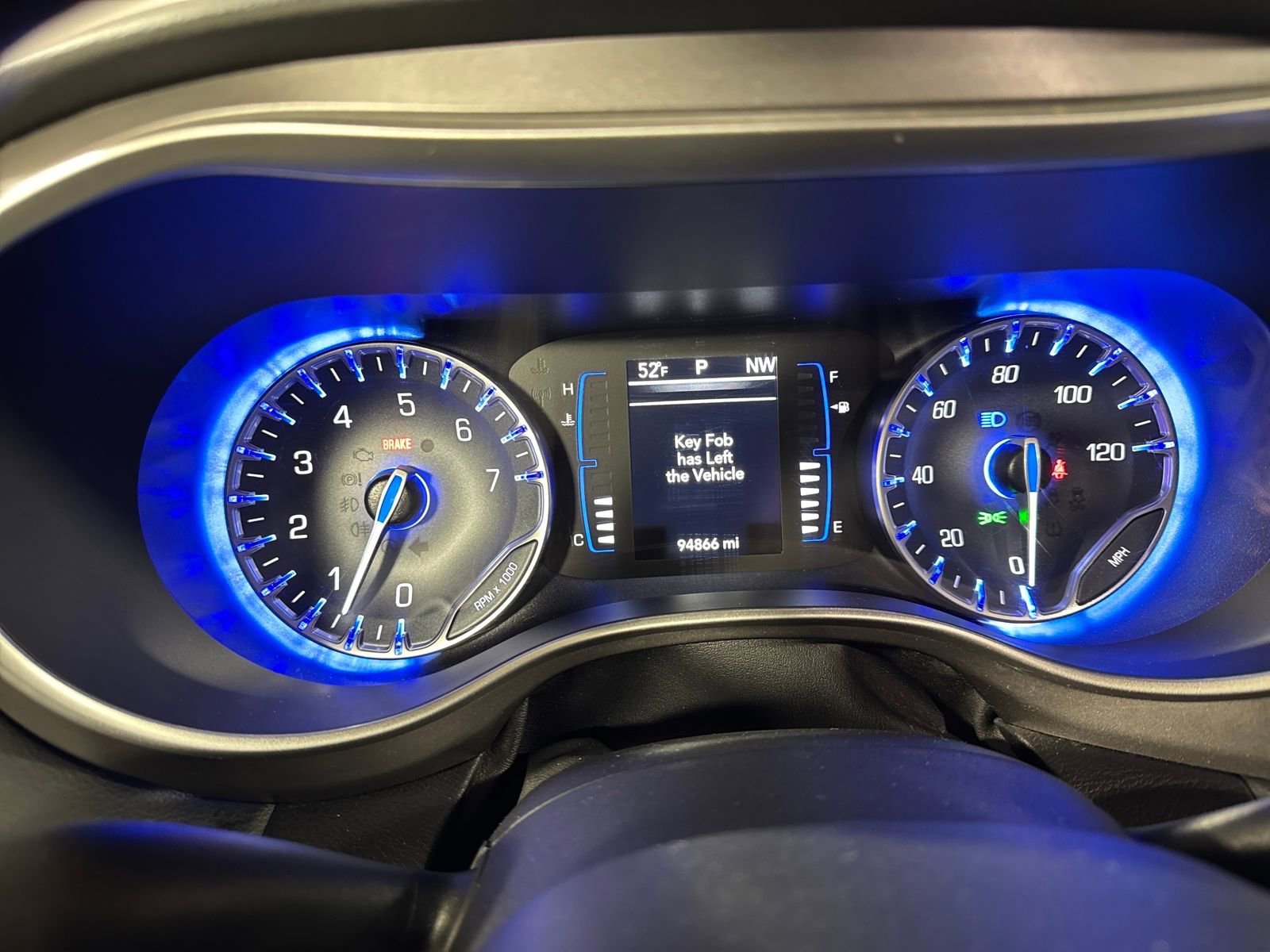 Used 2020 Chrysler Pacifica Touring-L FWD image 16