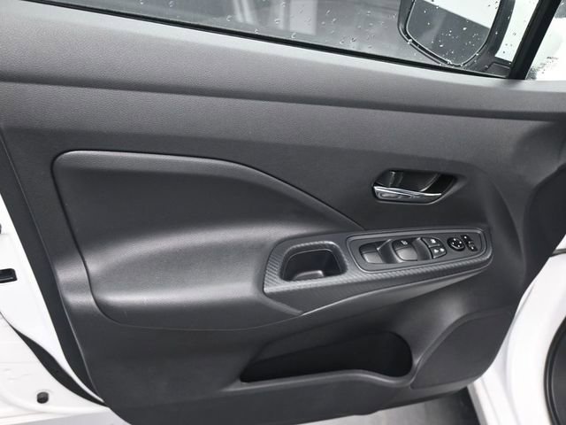 Used 2025 Nissan Versa SV FWD image 6