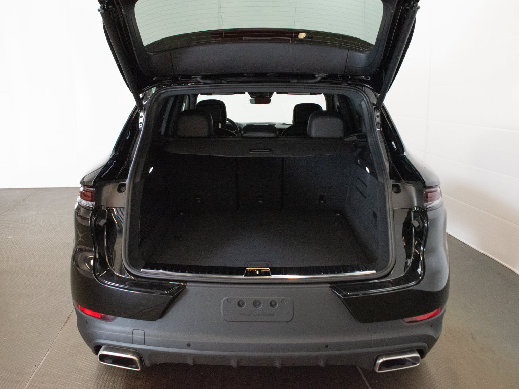 New 2026 Porsche Cayenne AWD/4WD image 13