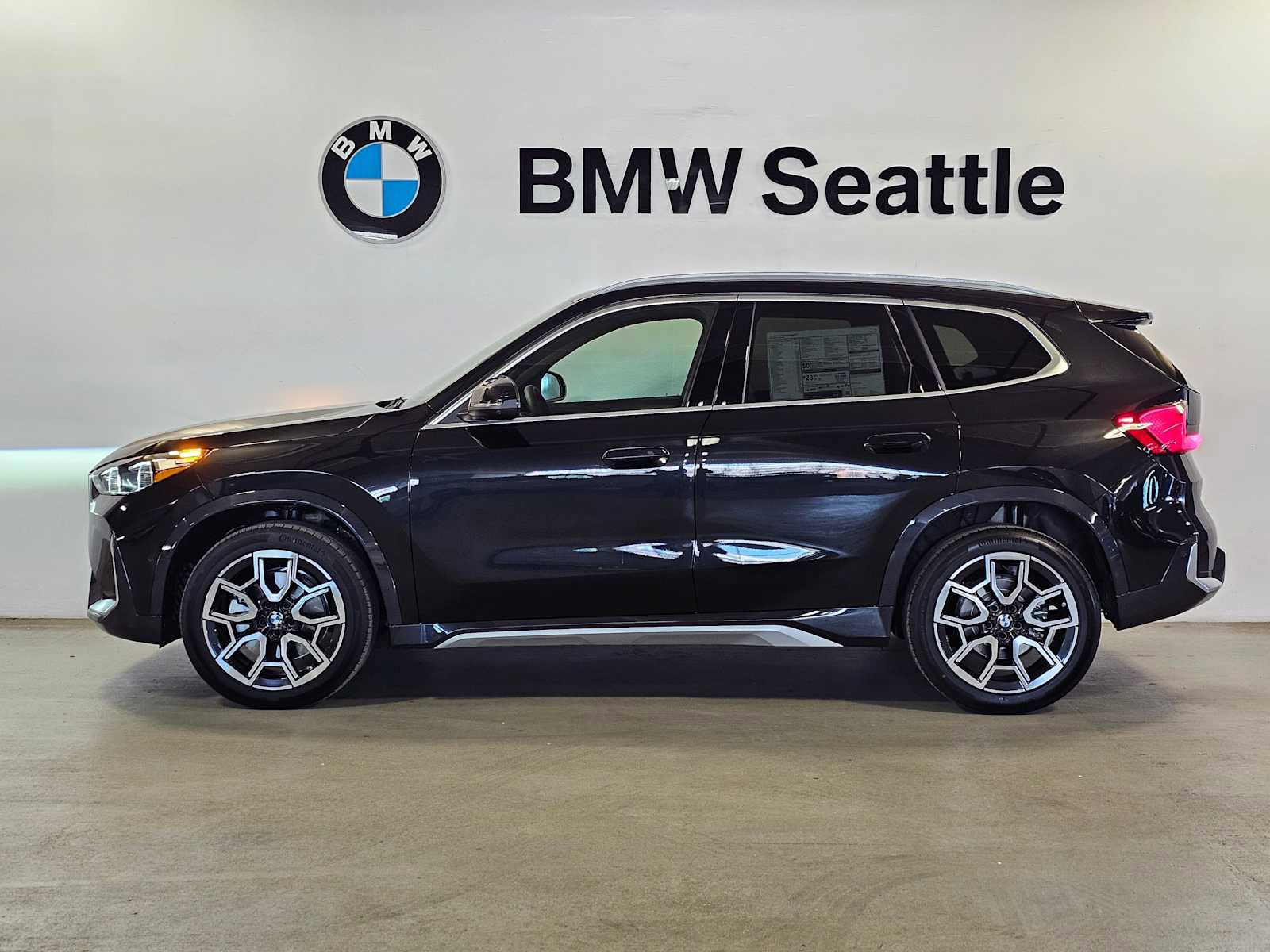New 2026 BMW X1 xDrive28i w/ Technology Package AWD/4WD image 3