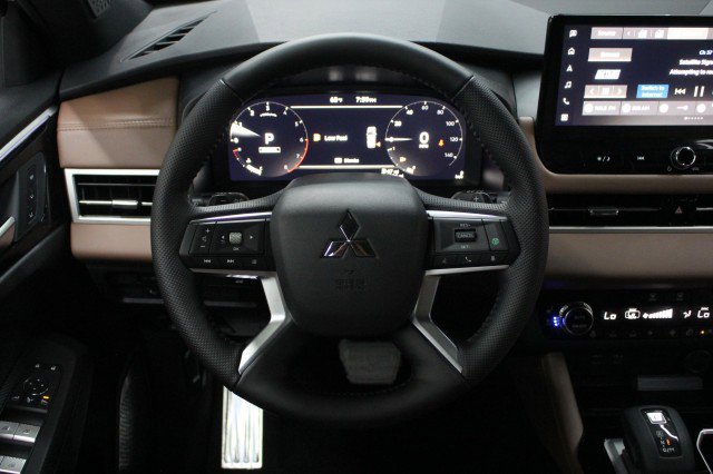 New 2026 Mitsubishi Outlander SEL image 21