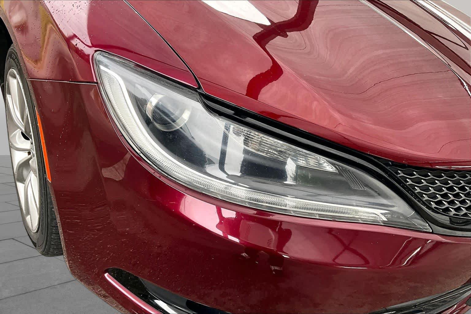 Used 2015 Chrysler 200 S FWD image 26