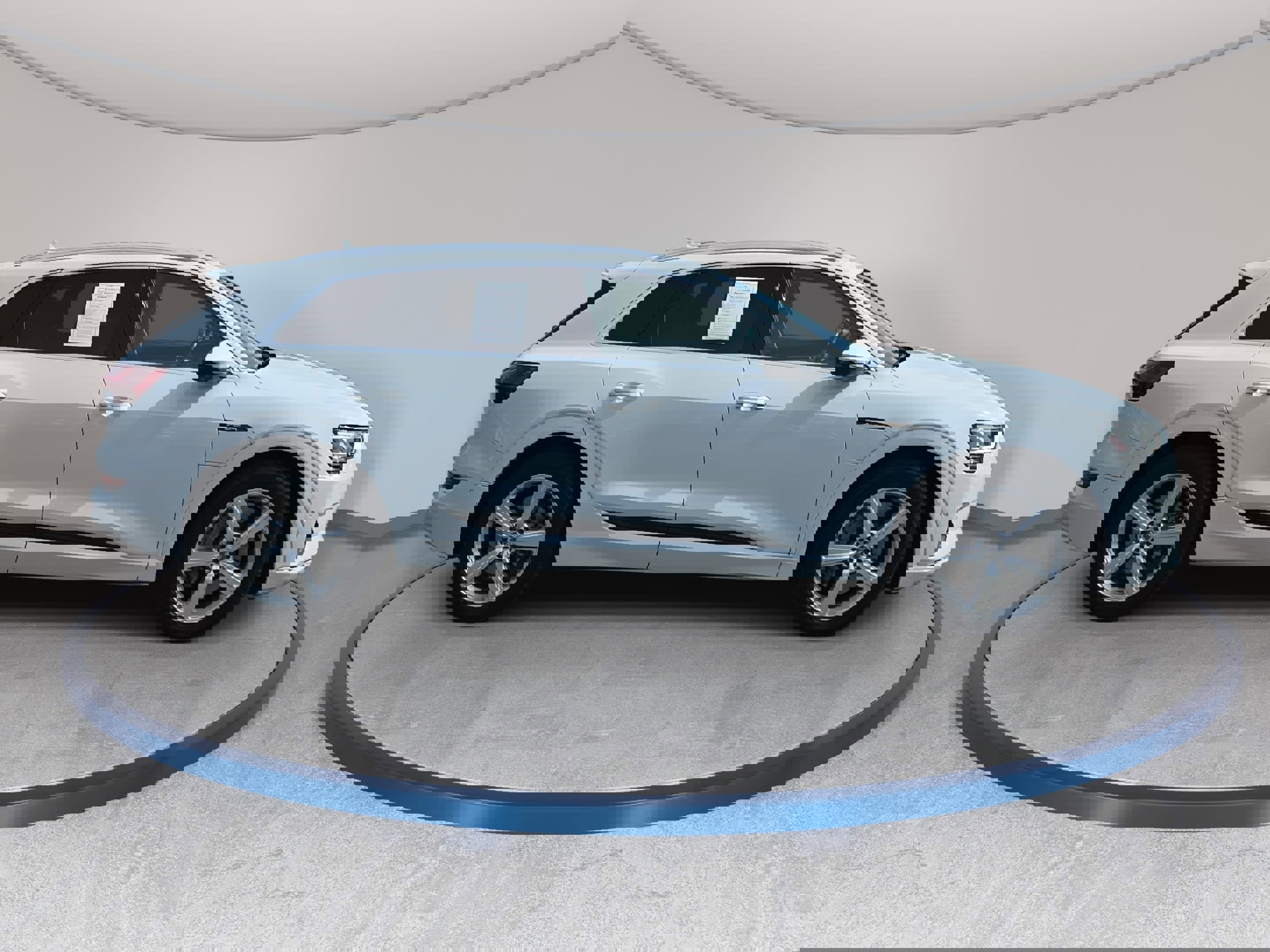 Used 2019 Audi e-tron Premium Plus AWD/4WD image 4