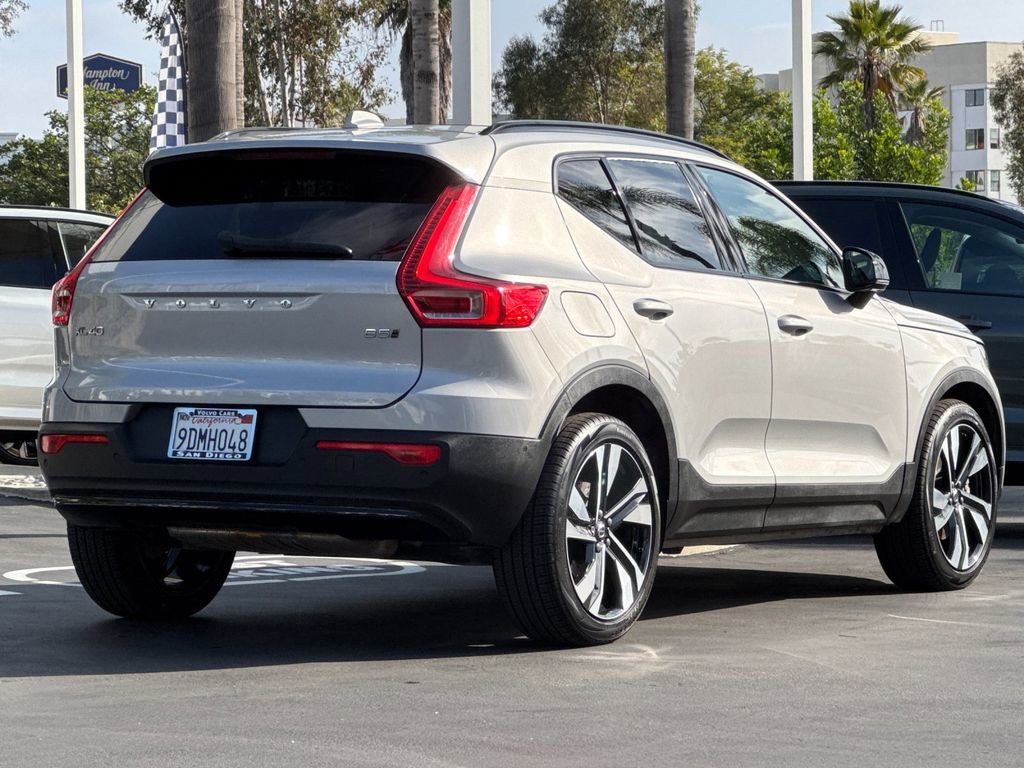 Certified 2023 Volvo XC40 B5 Ultimate AWD/4WD image 5