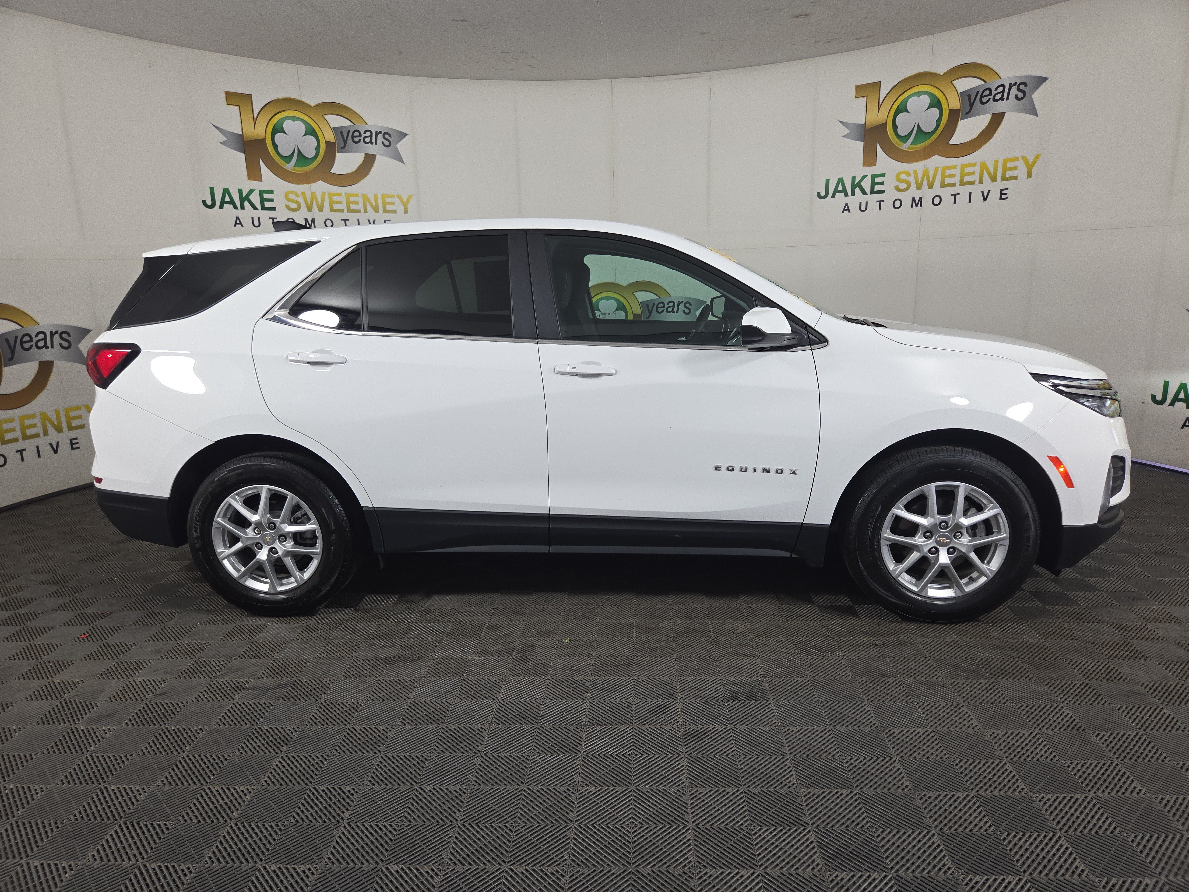 Certified 2024 Chevrolet Equinox LT FWD image 10