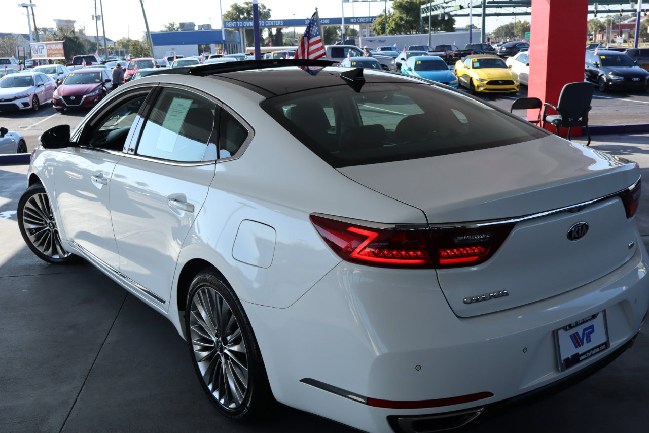 Used 2018 Kia Cadenza Limited image 7