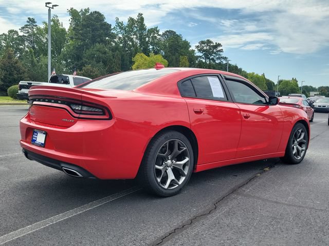 Used 2015 Dodge Charger SXT RWD image 4