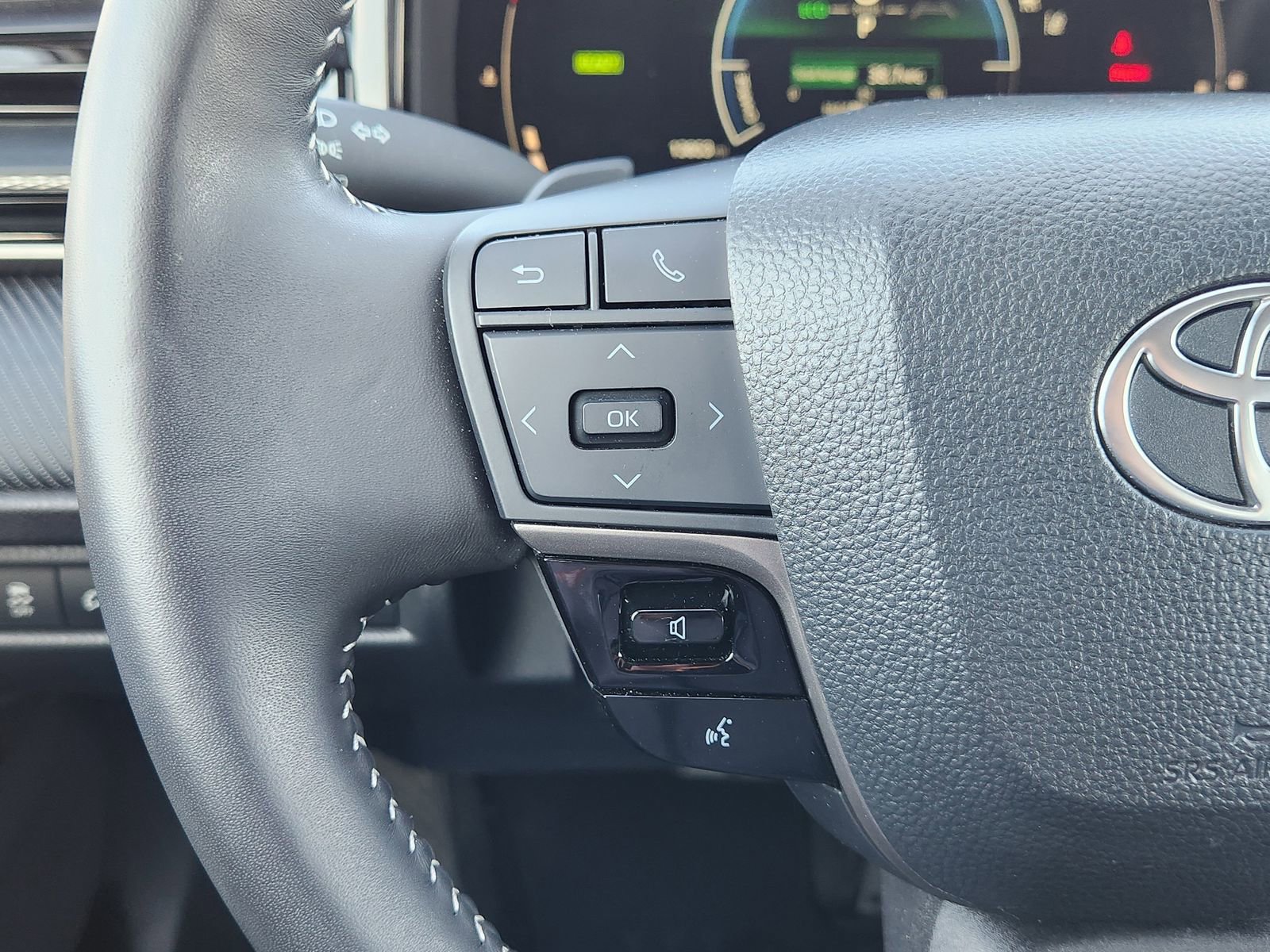 Used 2025 Toyota Camry SE w/ Convenience Package image 32