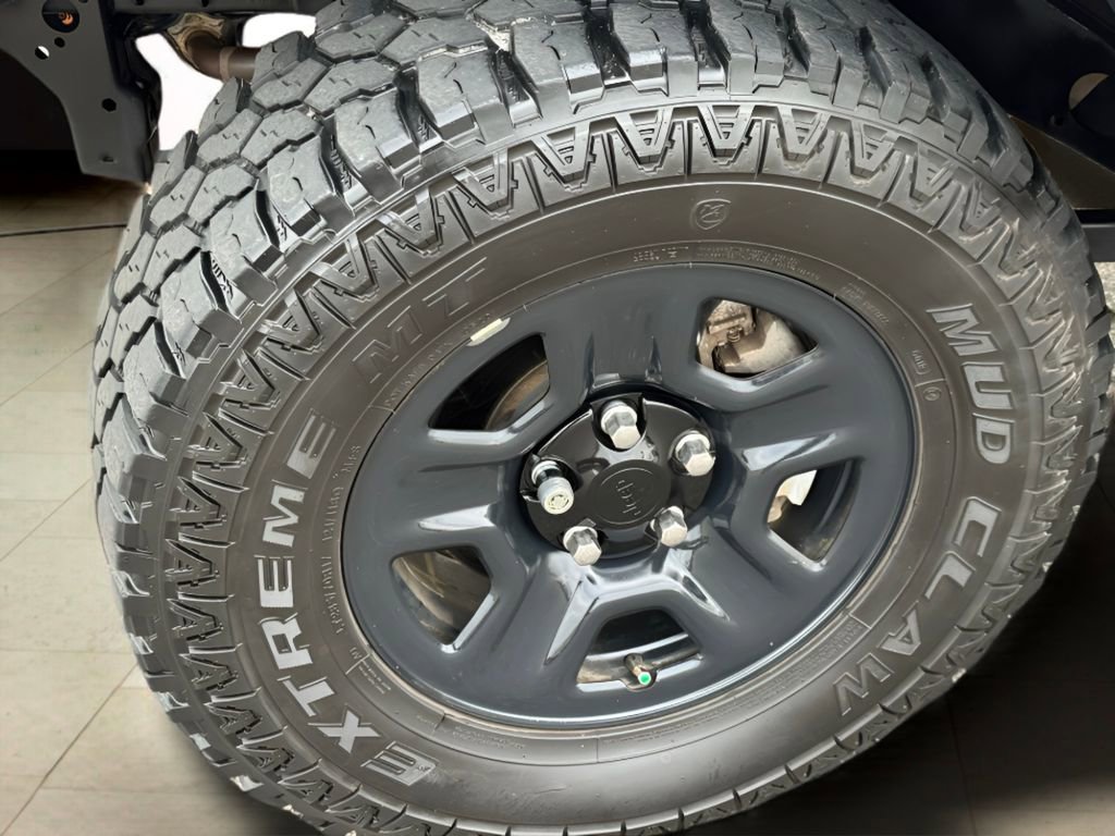 Used 2019 Jeep Wrangler Sport image 6