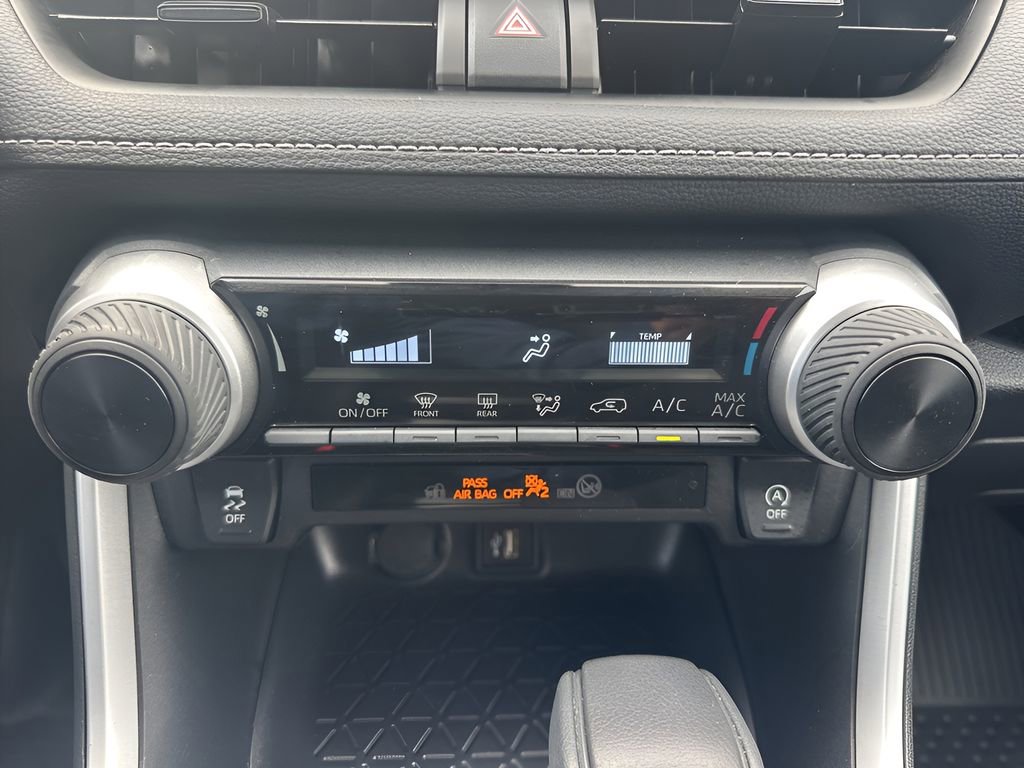 Used 2025 Toyota RAV4 LE image 17