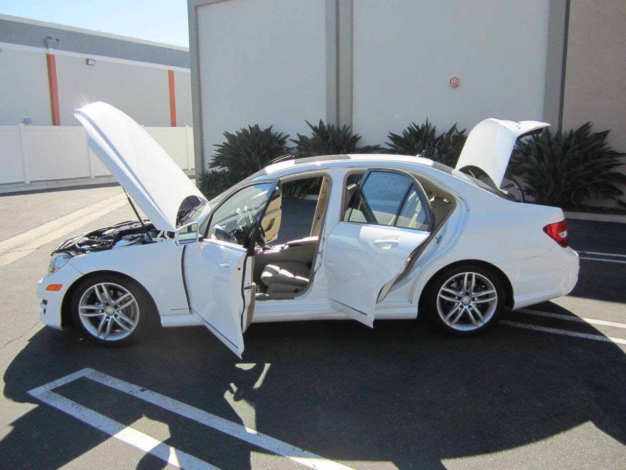 Used 2014 Mercedes-Benz C 250 C 250 Sport 4dr Sedan image 9