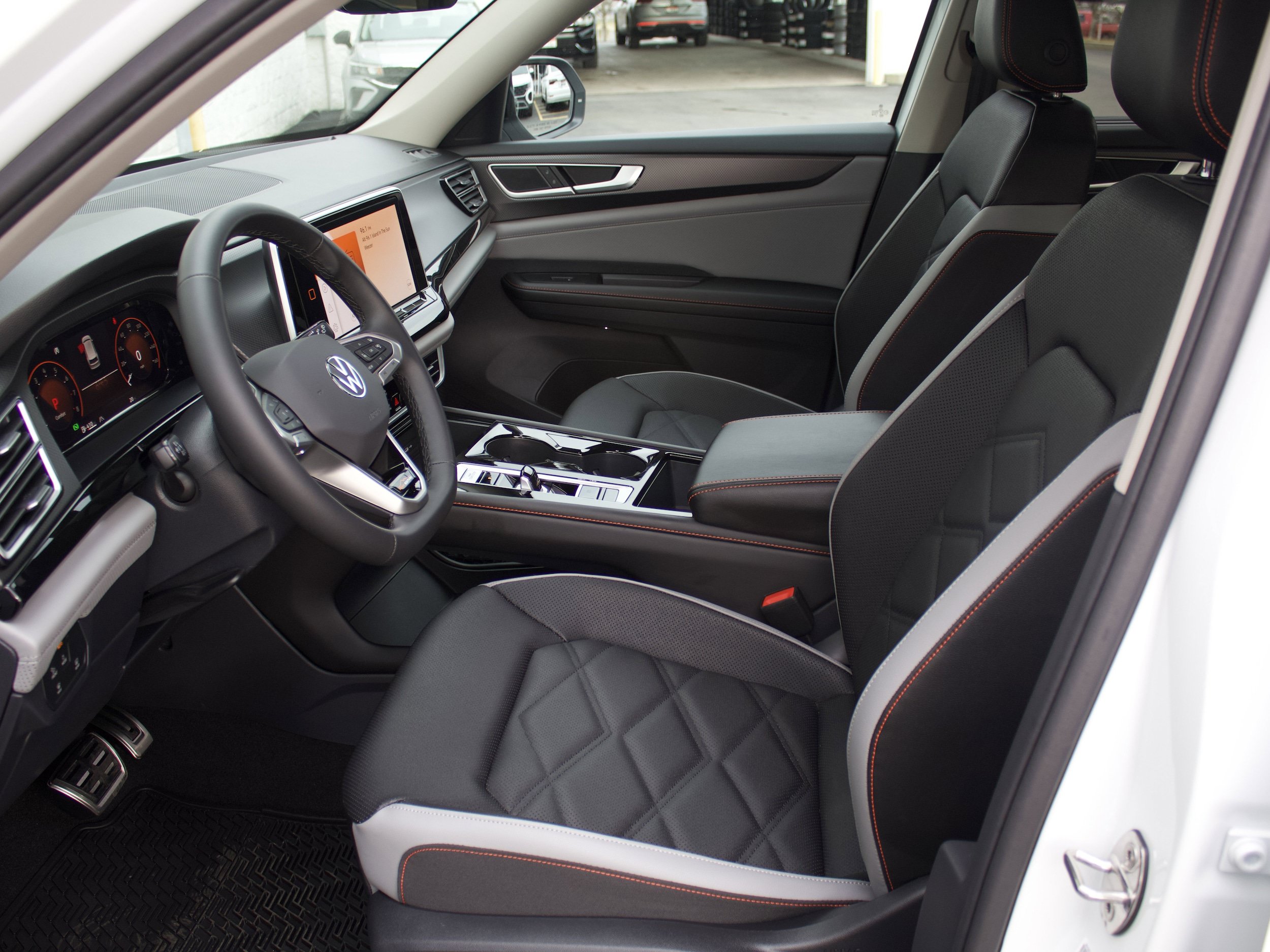 New 2026 Volkswagen Atlas Peak Edition AWD/4WD image 11