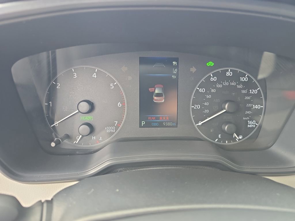 Used 2025 Toyota Corolla LE AWD/4WD image 17