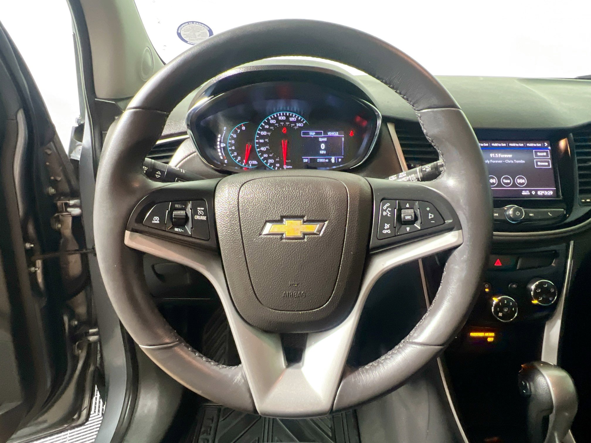 Used 2020 Chevrolet Trax LT w/ LT Convenience Package image 17