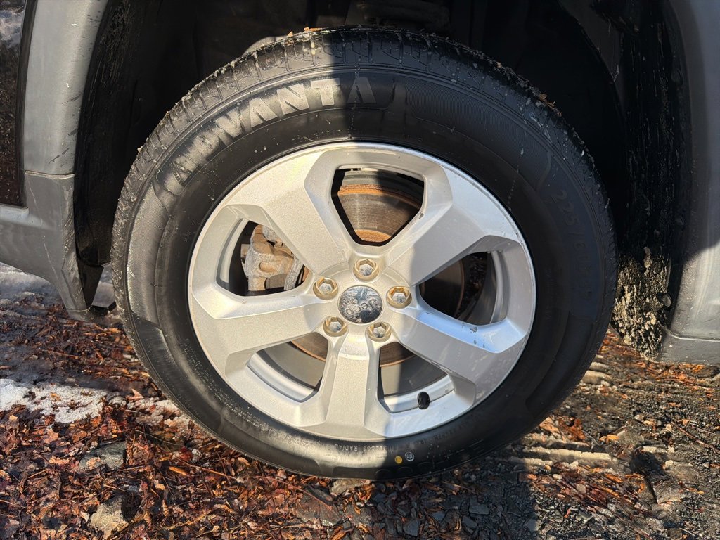 Used 2018 Jeep Compass Latitude w/ Popular Equipment Group image 5