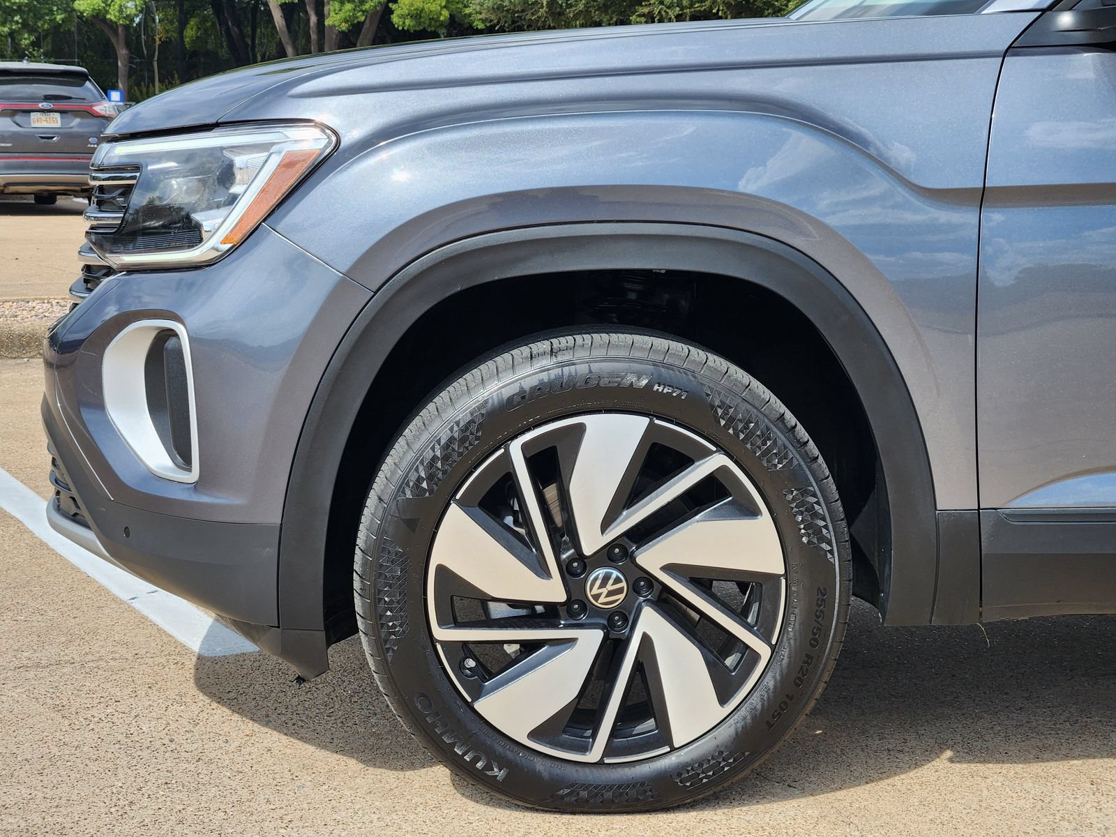 Used 2025 Volkswagen Atlas SE FWD image 8