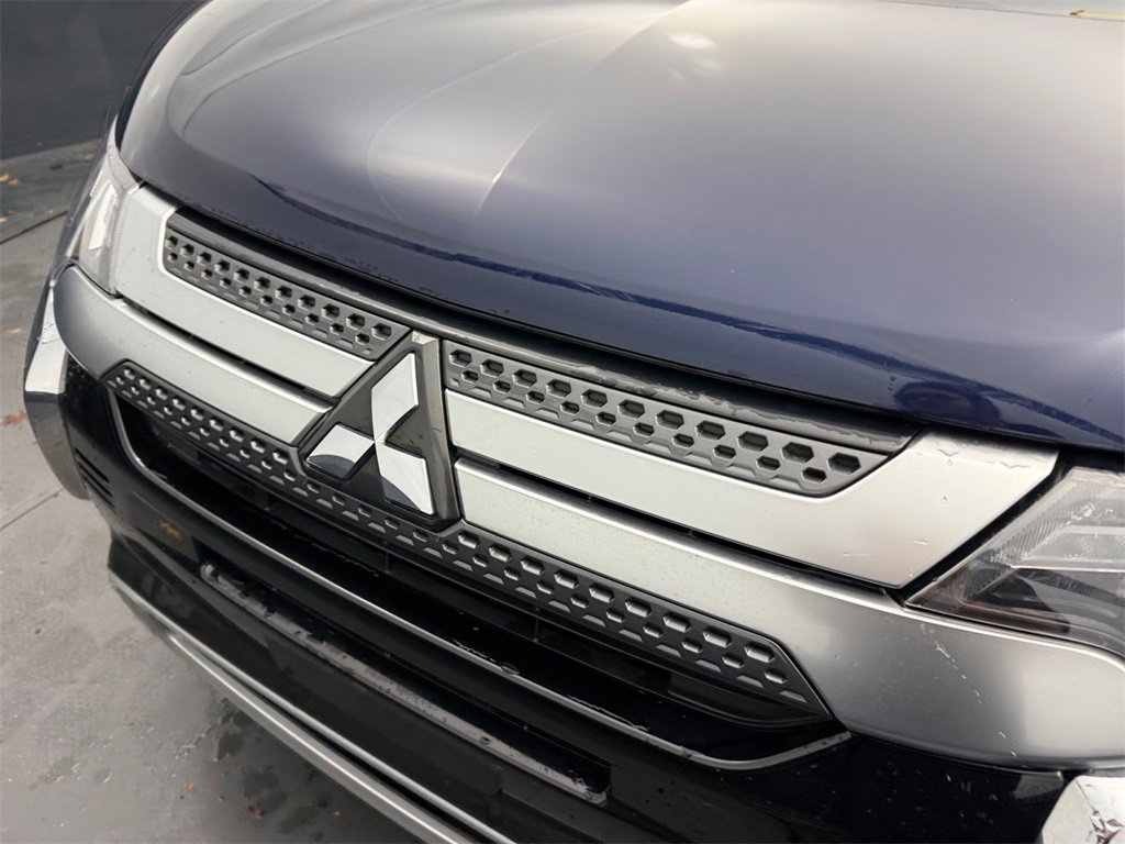 Used 2020 Mitsubishi Outlander ES image 30