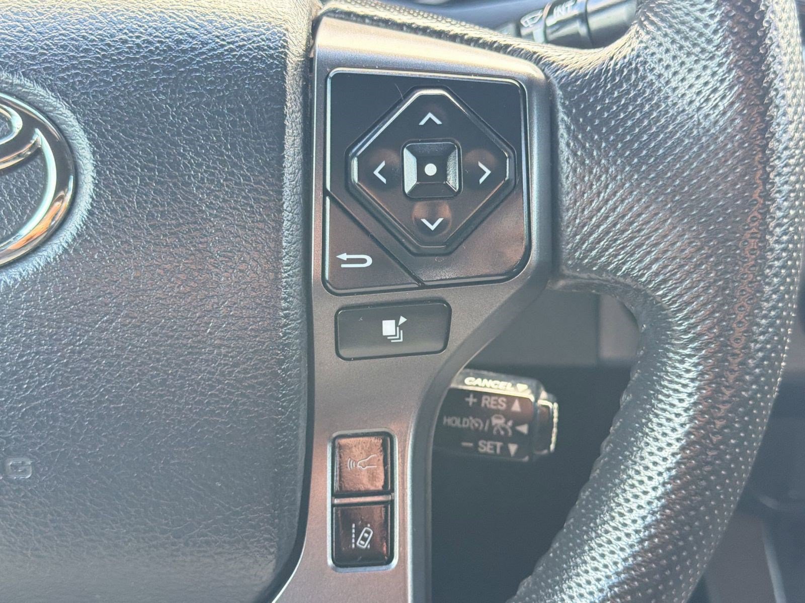 Used 2019 Toyota Tacoma TRD Sport AWD/4WD image 29