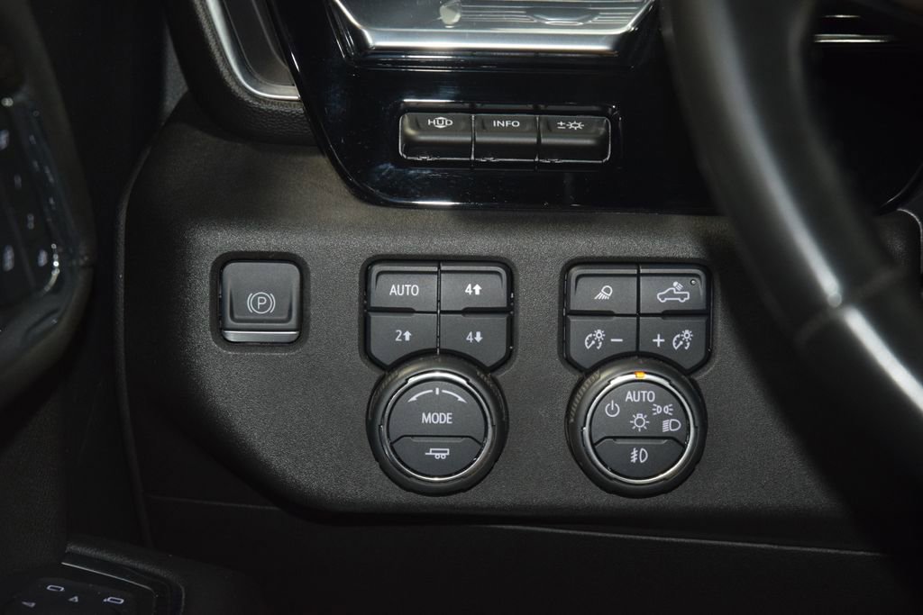 Used 2024 Chevrolet Silverado 3500 High Country w/ High Country Premium Package AWD/4WD image 39