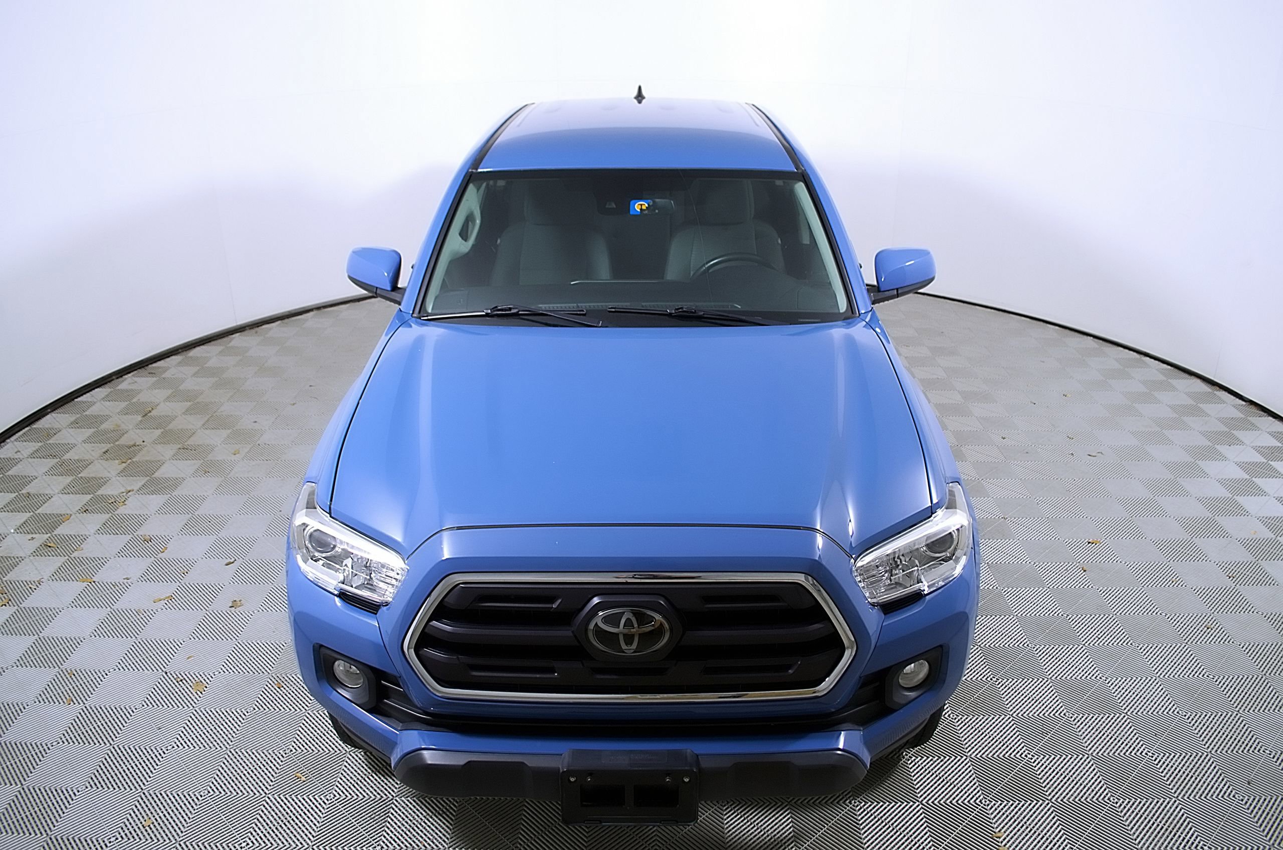 Used 2019 Toyota Tacoma SR5 RWD image 5