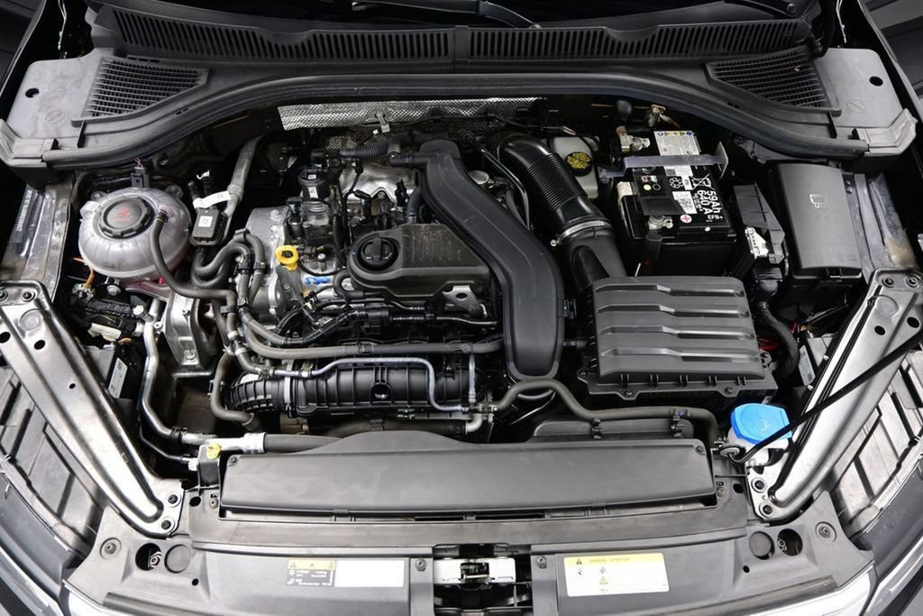 Used 2024 Volkswagen Jetta SE FWD image 32